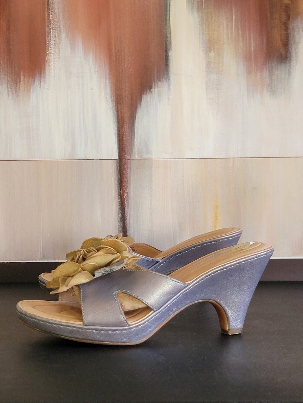 Born Crown Leather Flower Slip on Sandals Size 9 Pastels